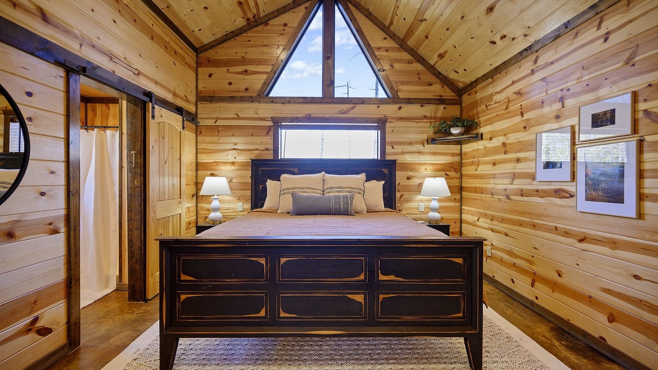 Photo of Bedroom in Hochatown