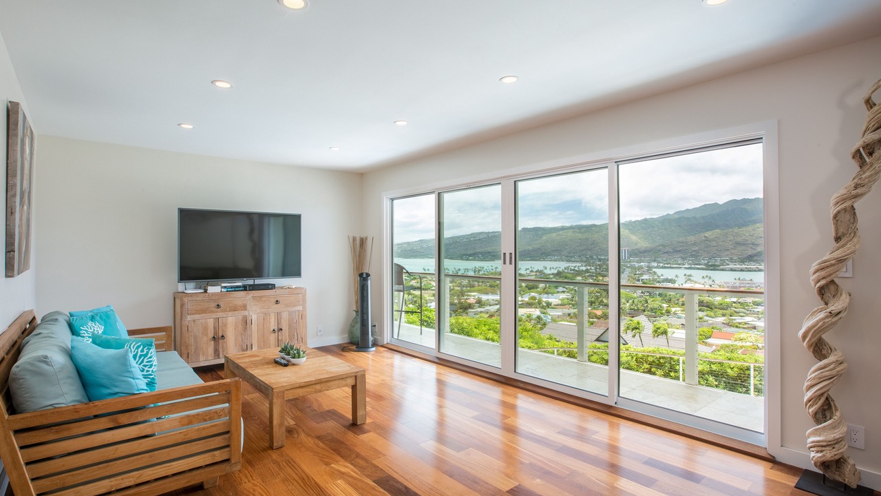 Photo of Livingroom in Portlock