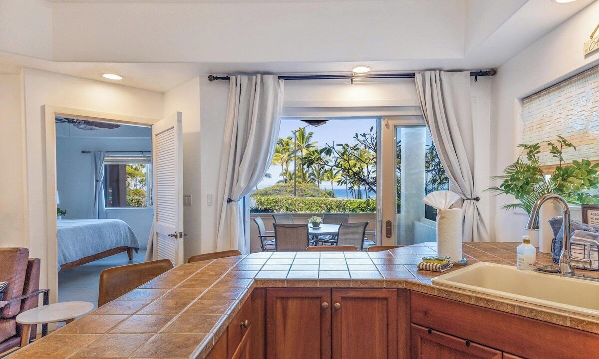 Photo of Bedroom in Kahaluu Bay