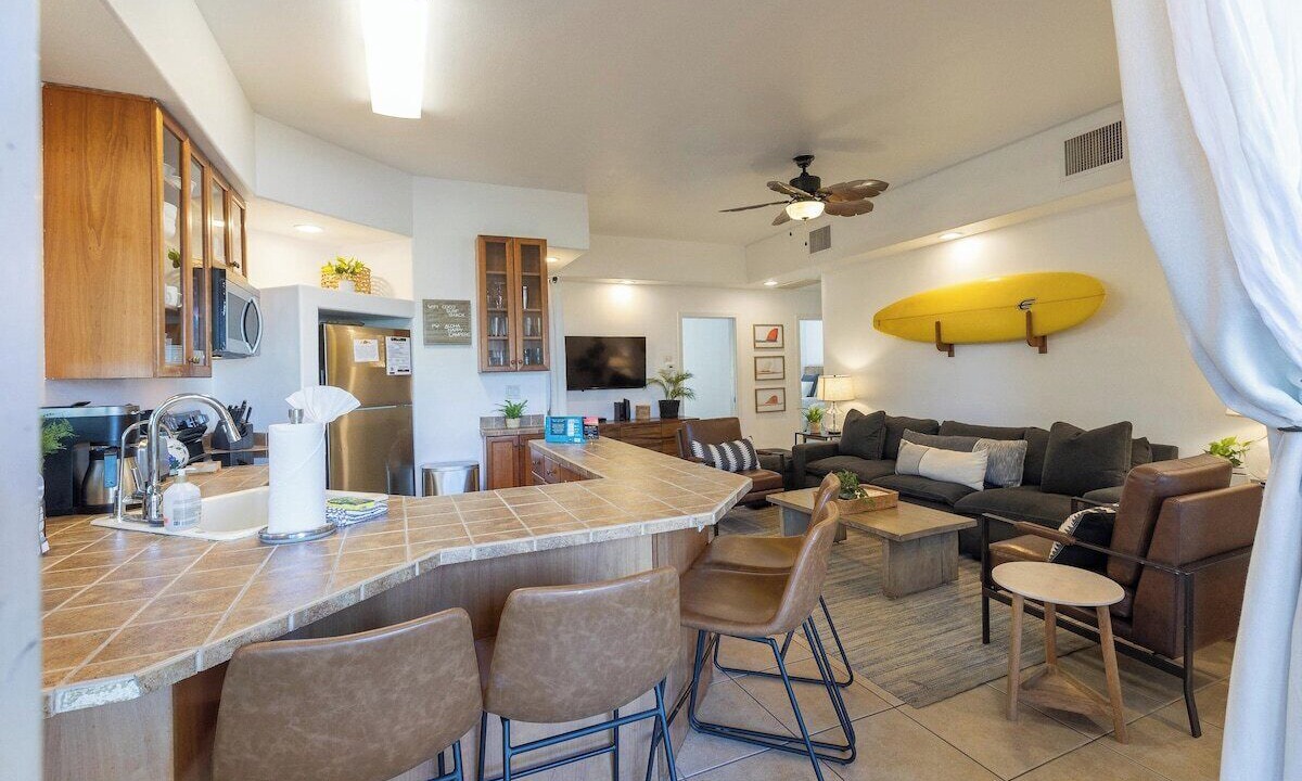 Photo of Livingroom in Kahaluu Bay