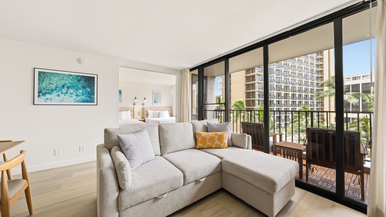 Photo of Livingroom in Waikiki
