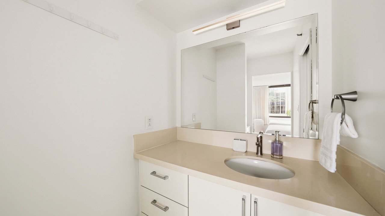 Photo of Bathroom in Waikiki