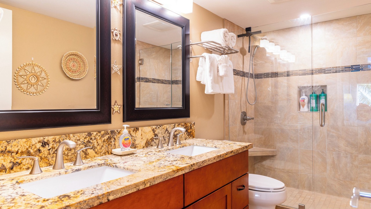 Photo of Bathroom in Kahana