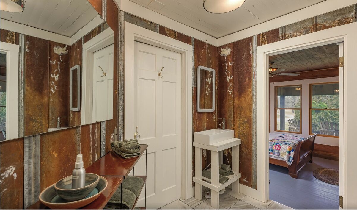 Photo of Bathroom in Rising Fawn