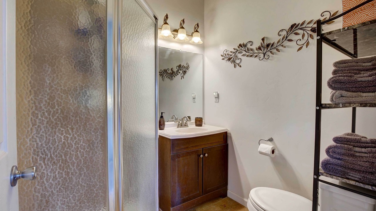 Photo of Bathroom in Kalaoa