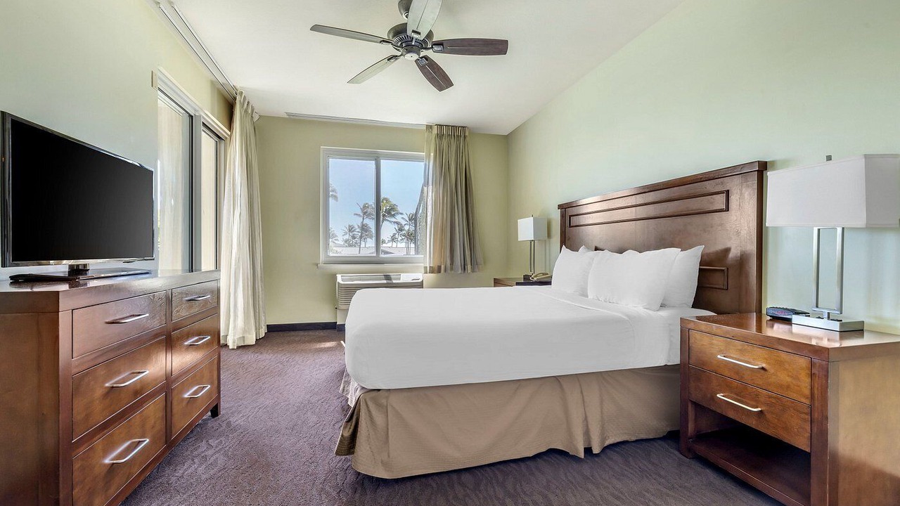 Photo of Bedroom in Poipu