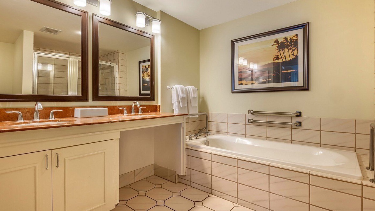 Photo of Bathroom in Poipu