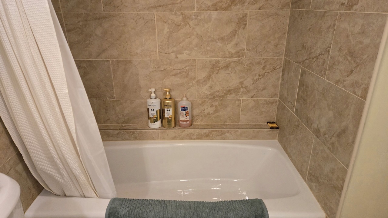 Photo of Bathroom in Historic Lahaina Front Street