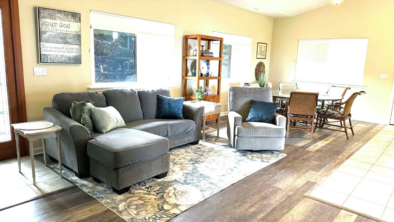 Photo of Livingroom in Kona Palisades