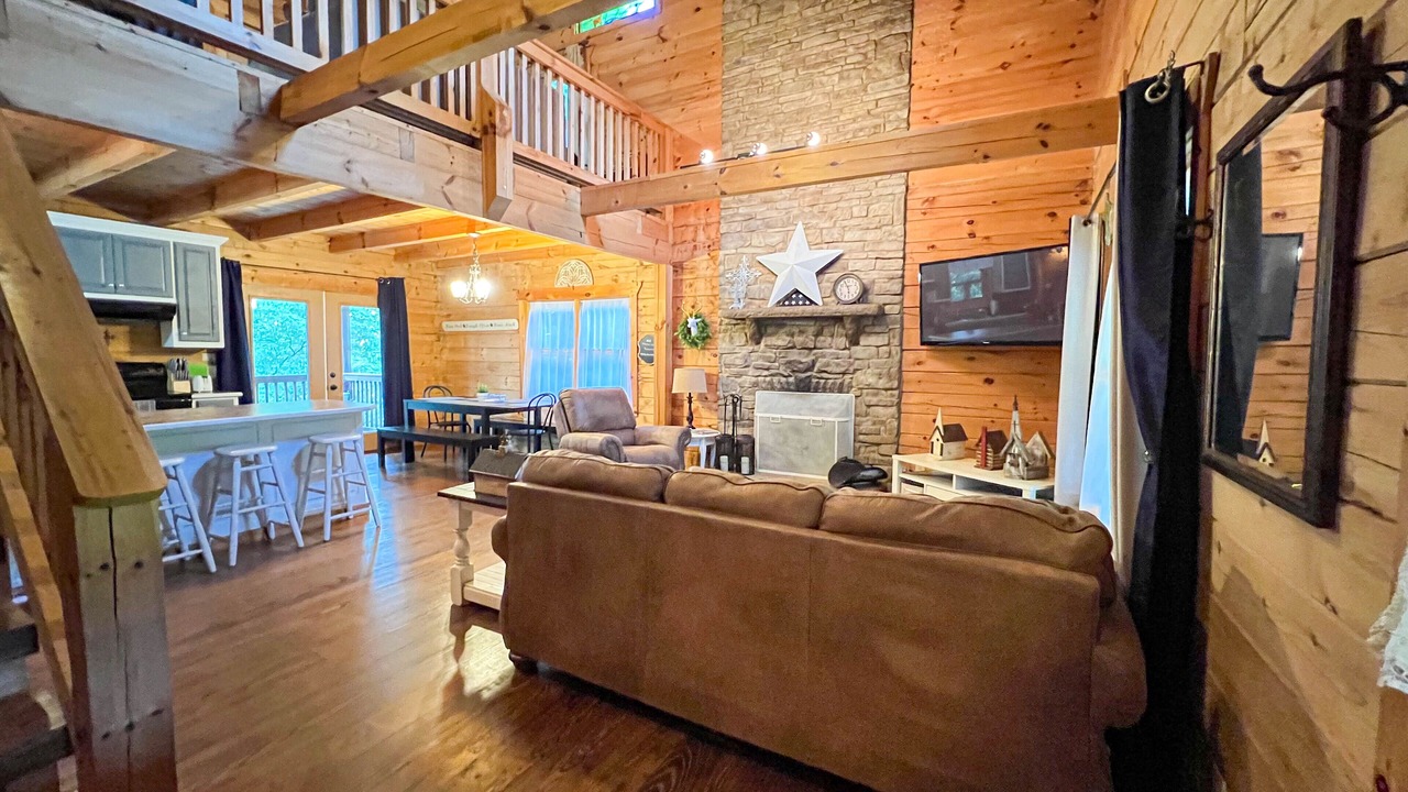 Photo of Livingroom in Pine Mountain