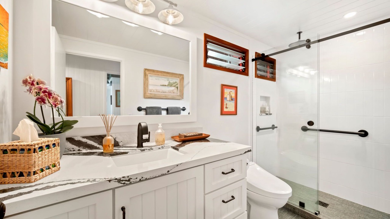 Photo of Bathroom in Hanalei Palms