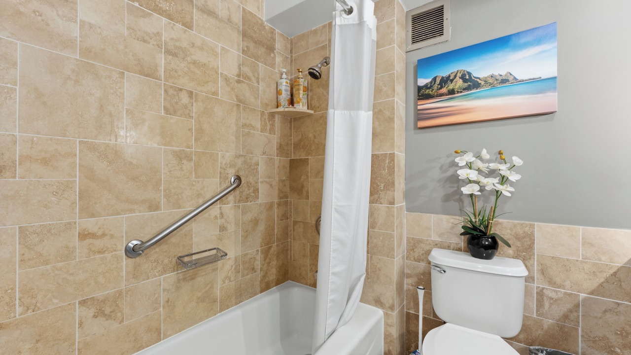 Photo of Bathroom in Hanamaulu