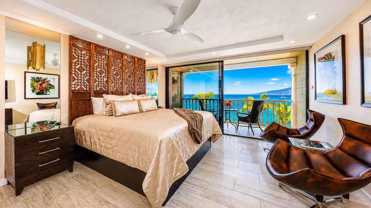 Photo of Bedroom in Historic Lahaina Front Street