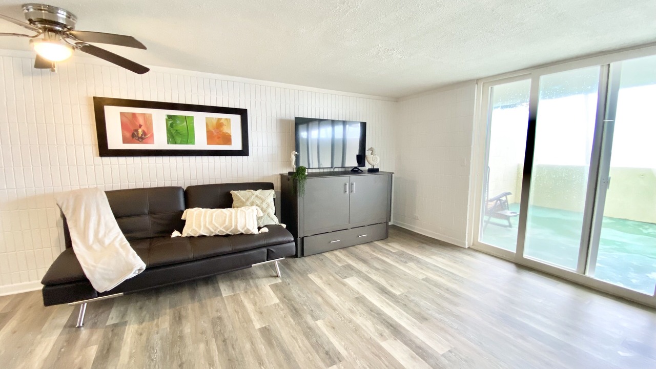 Photo of Livingroom in Punaluu