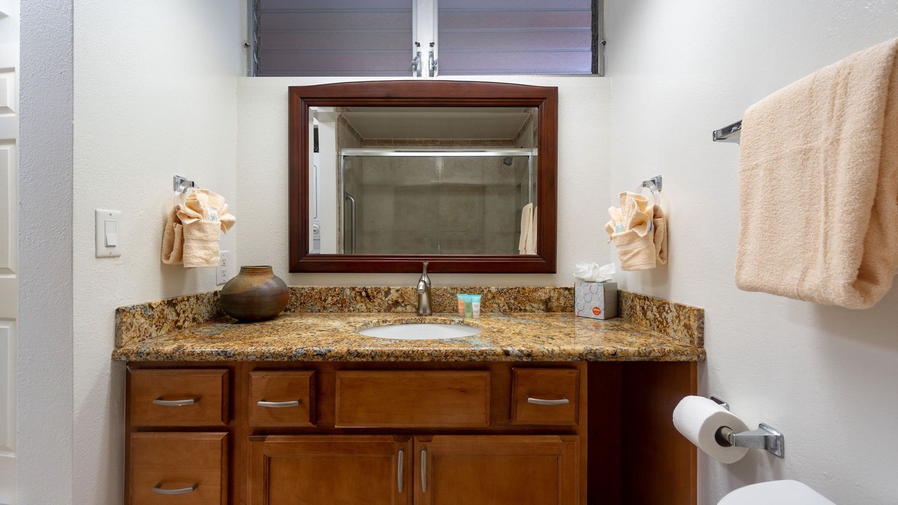 Photo of Bathroom in Kahana