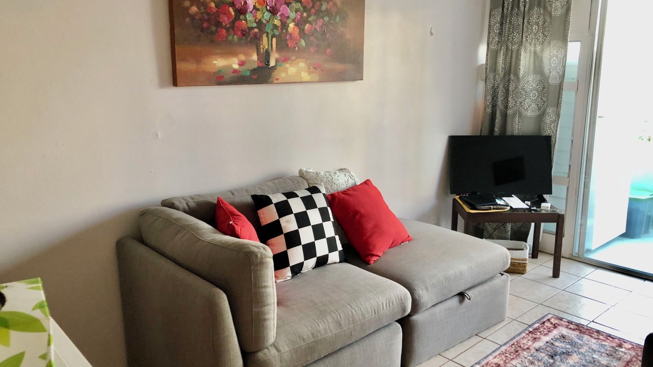 Photo of Livingroom in Waikiki