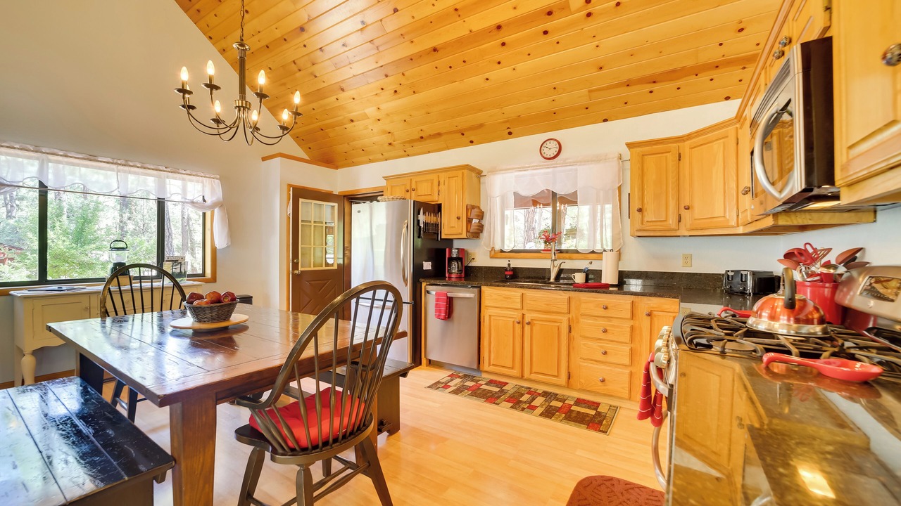 Photo of Kitchen in Pine