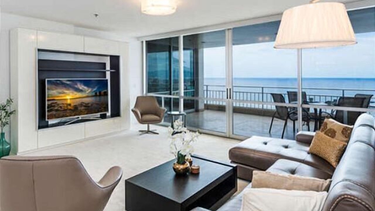 Photo of Livingroom in Waikiki