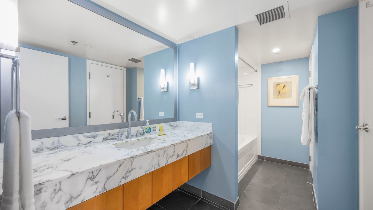Photo of Bathroom in Ala Moana