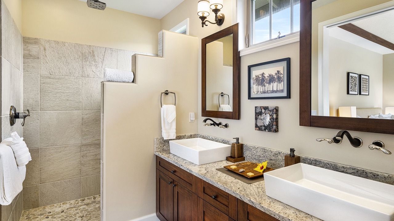 Photo of Bathroom in Keauhou