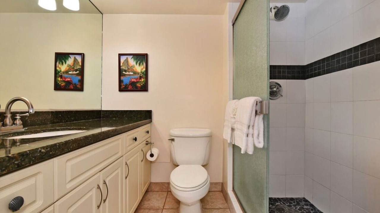 Photo of Bathroom in Kahana