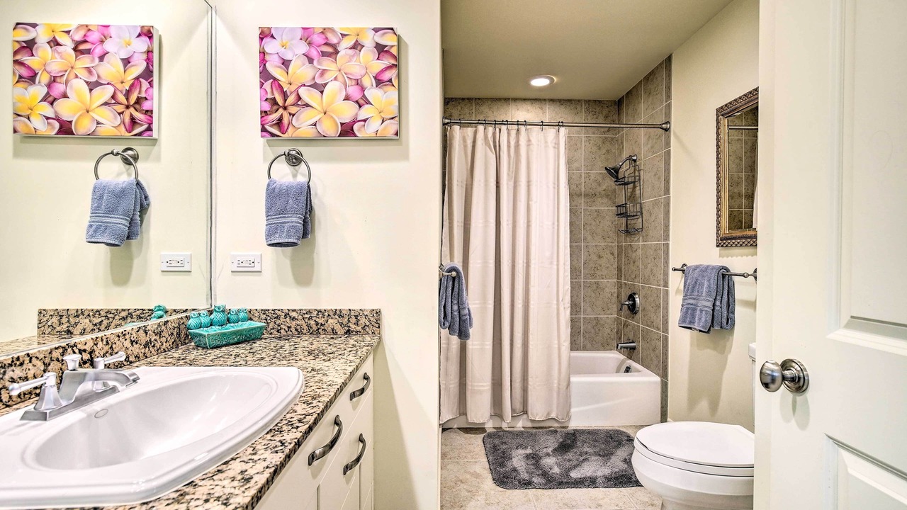 Photo of Bathroom in Kahaluu-Keauhou