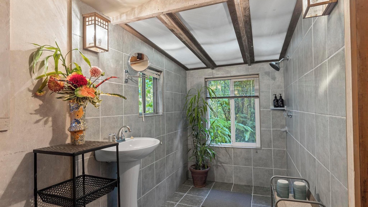 Photo of Bathroom in Volcano