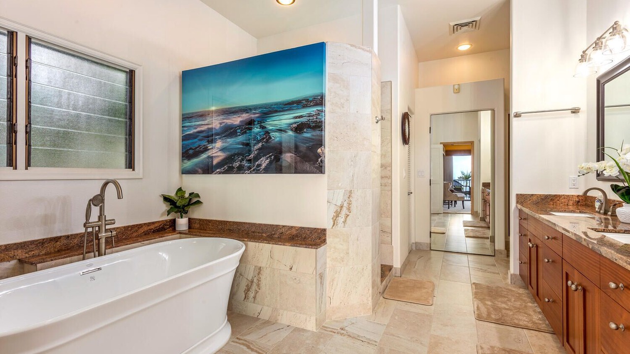 Photo of Bathroom in Kahaluu-Keauhou