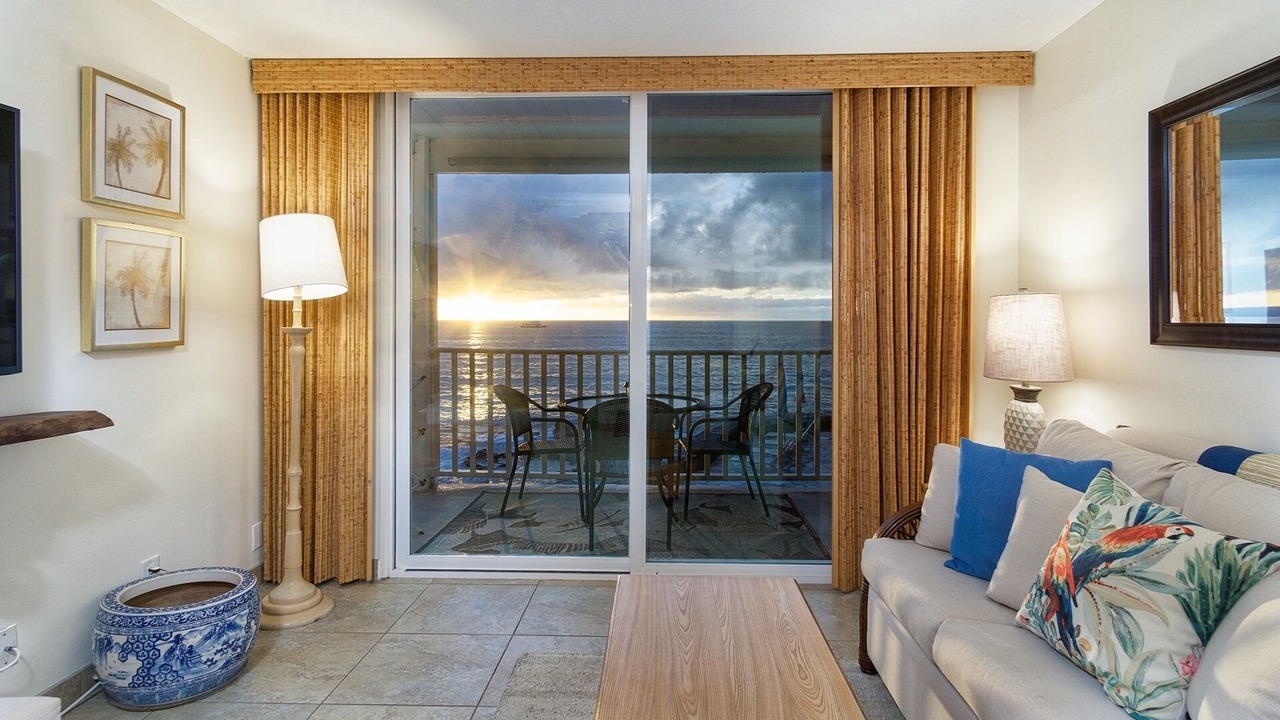 Photo of Livingroom in Historic Kailua Village