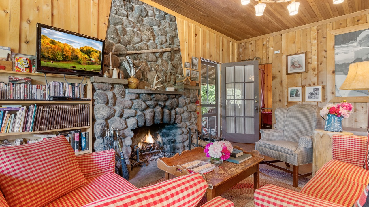 Photo of Livingroom in YMCA of the Rockies