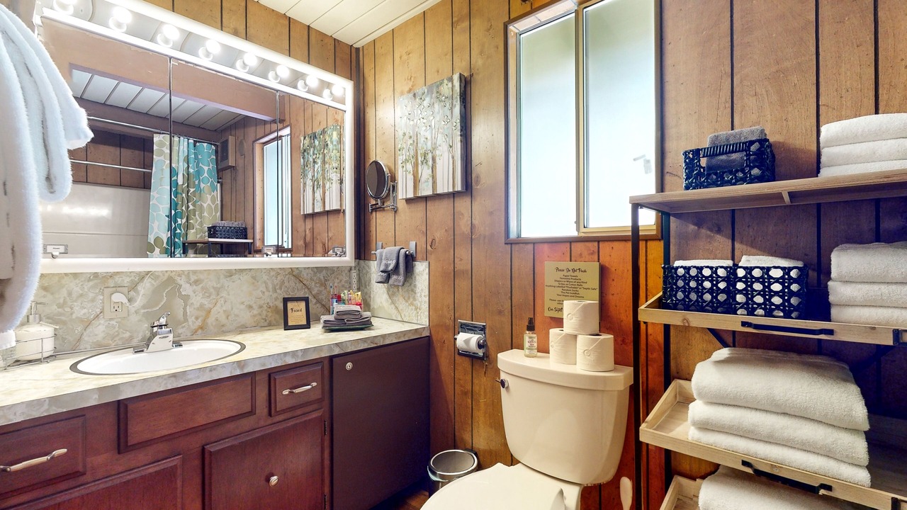 Photo of Bathroom in Roslyn Ridge