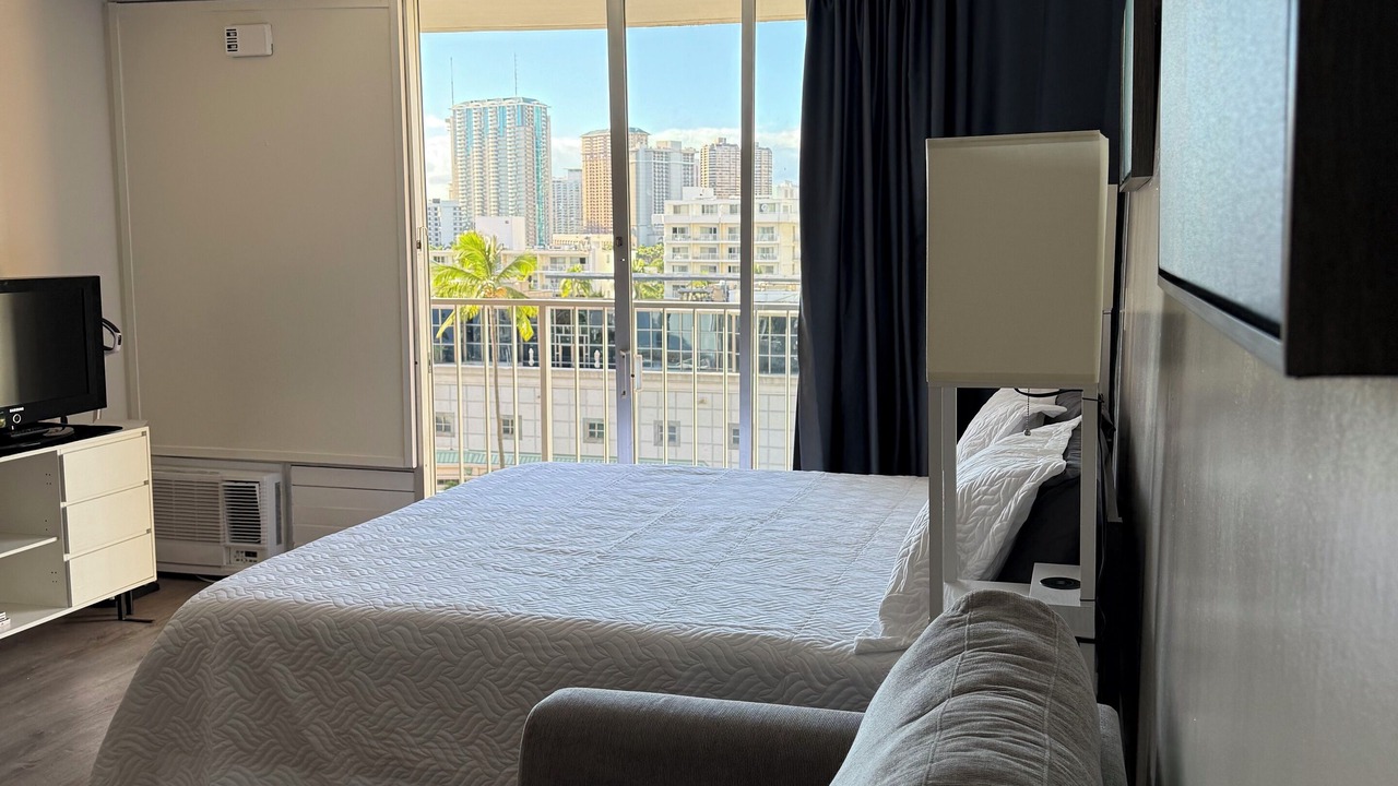 Photo of Bedroom in Waikiki