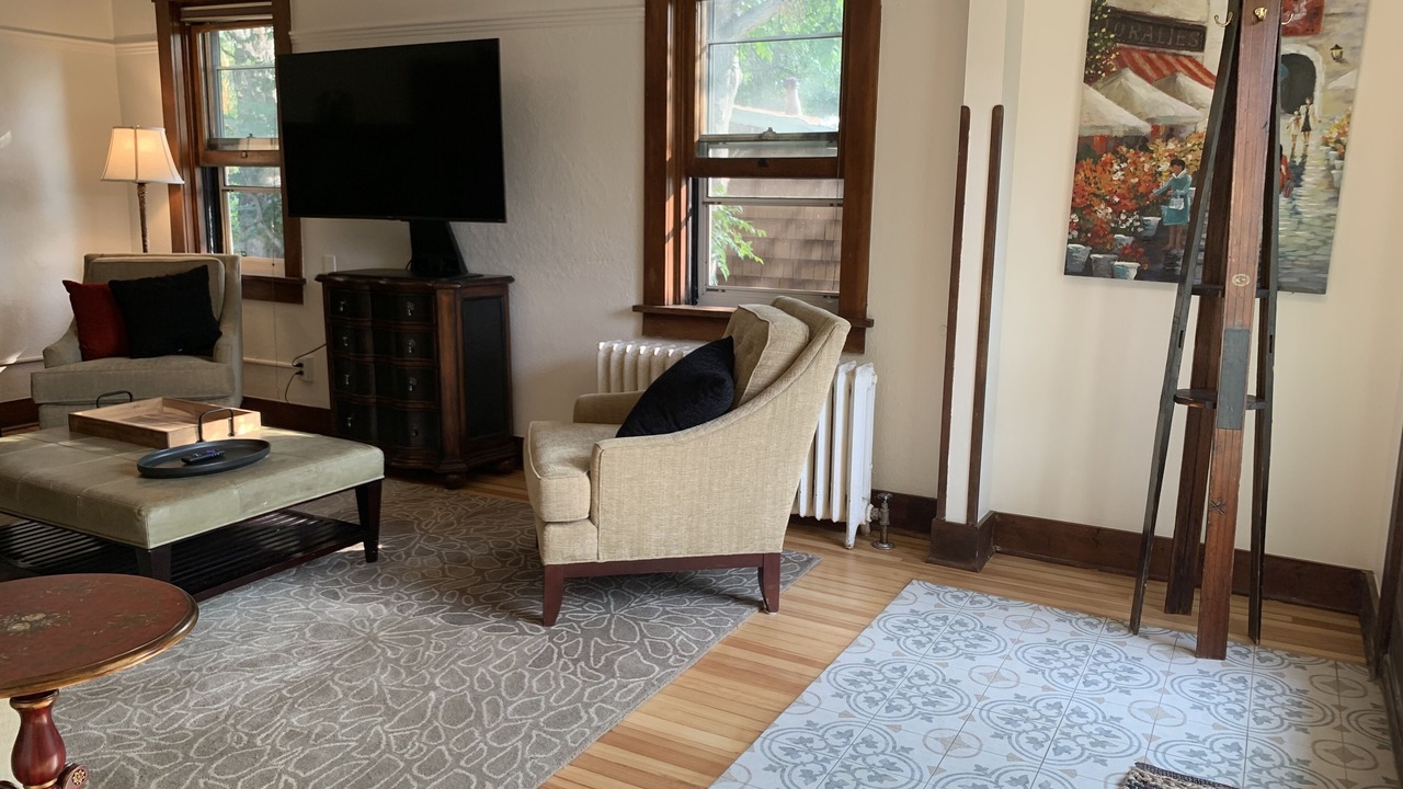 Photo of Livingroom in Downtown