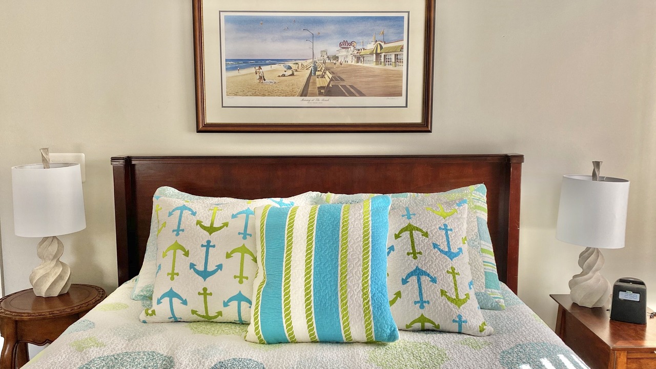 Photo of Bedroom in Country Club Estates