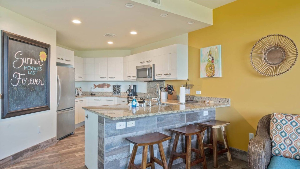 Photo of Kitchen in Kahaluu-Keauhou