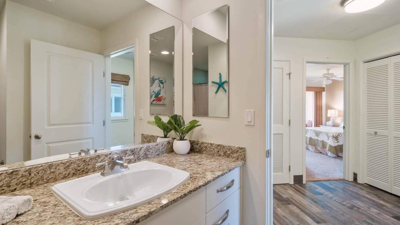 Photo of Bathroom in Kahaluu-Keauhou