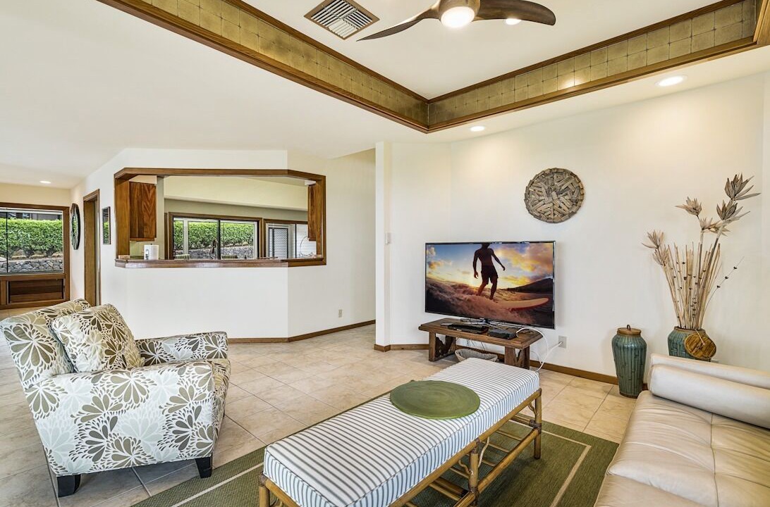Photo of Livingroom in Kahaluu-Keauhou