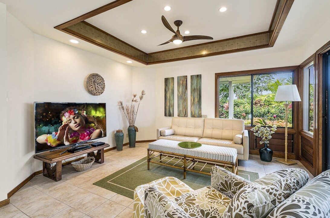 Photo of Livingroom in Kahaluu-Keauhou