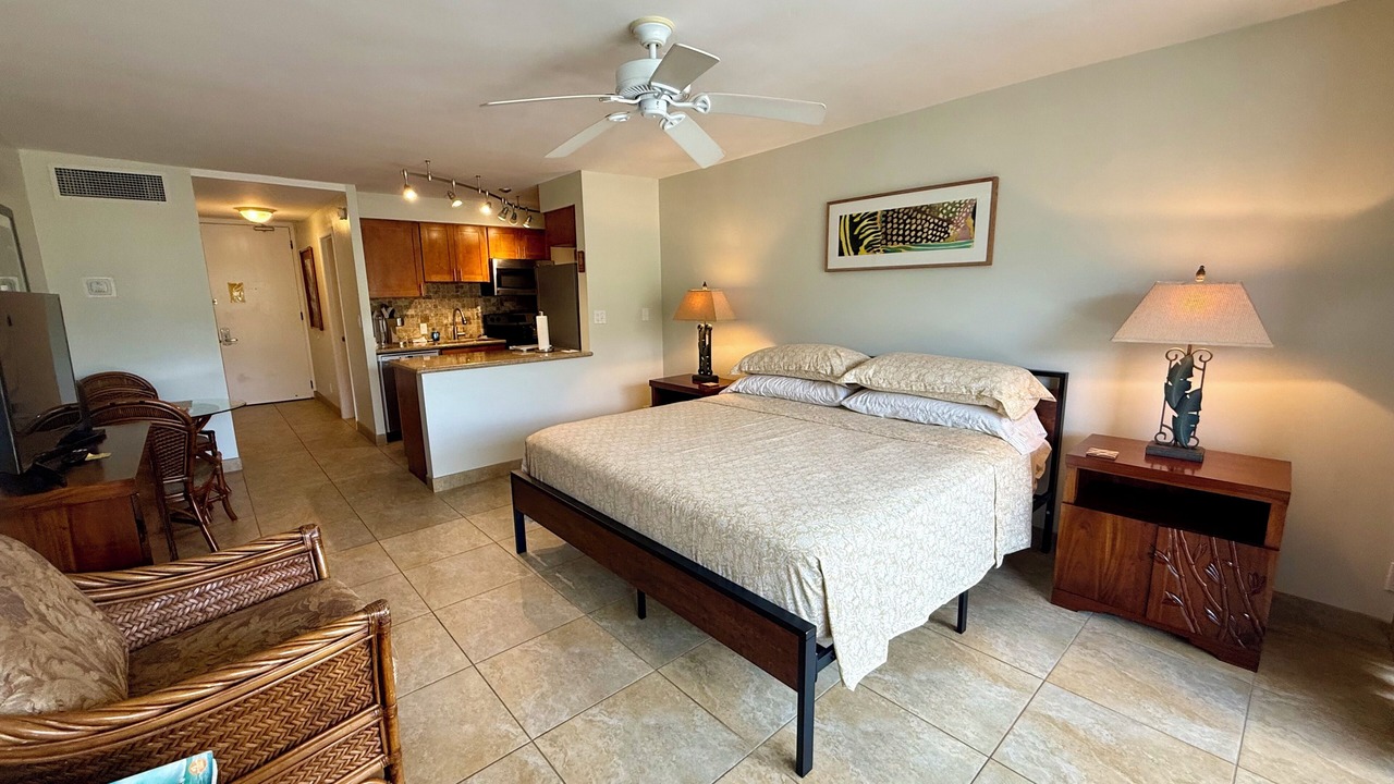 Photo of Bedroom in Historic Lahaina Front Street