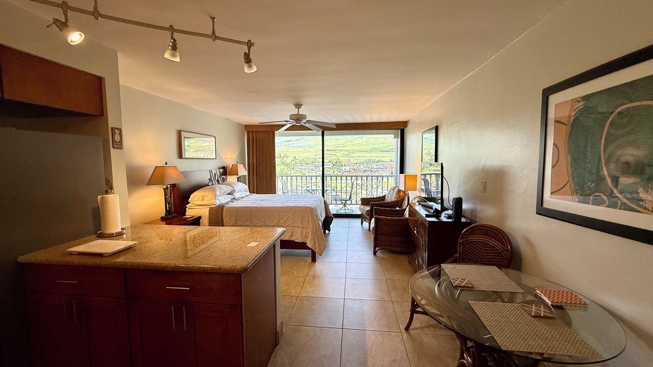 Photo of Bedroom in Historic Lahaina Front Street