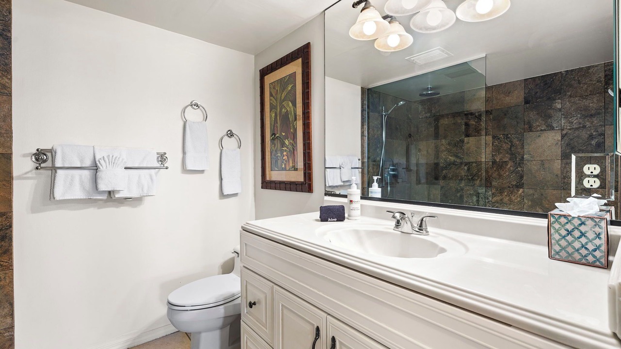Photo of Bathroom in Historic Kailua Village