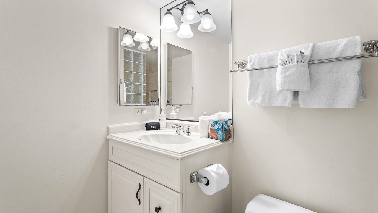 Photo of Bathroom in Historic Kailua Village