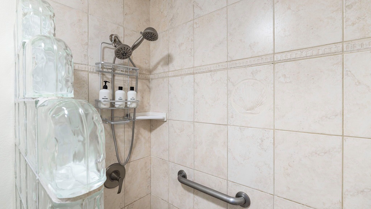 Photo of Bathroom in Keauhou