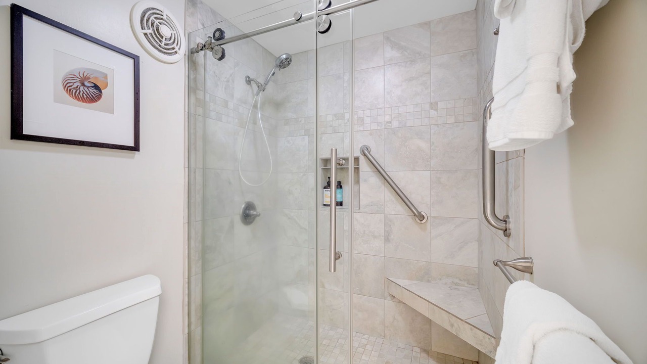 Photo of Bathroom in Wailua