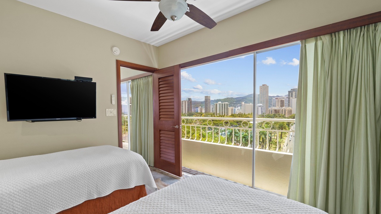 Photo of Bedroom in Waikiki