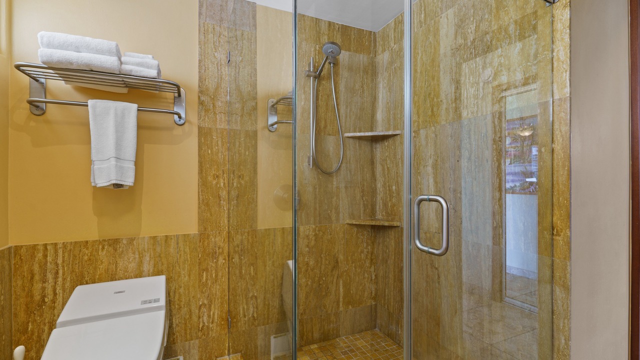 Photo of Bathroom in Waikiki