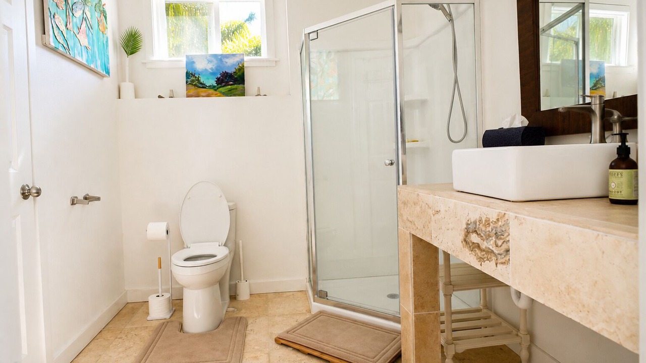 Photo of Bathroom in Waimanalo Beach