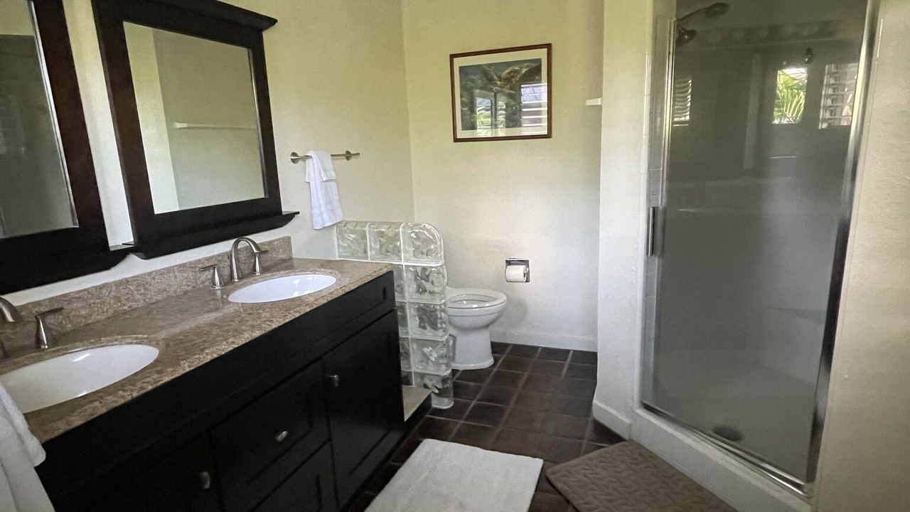 Photo of Bathroom in Kahaluu Bay