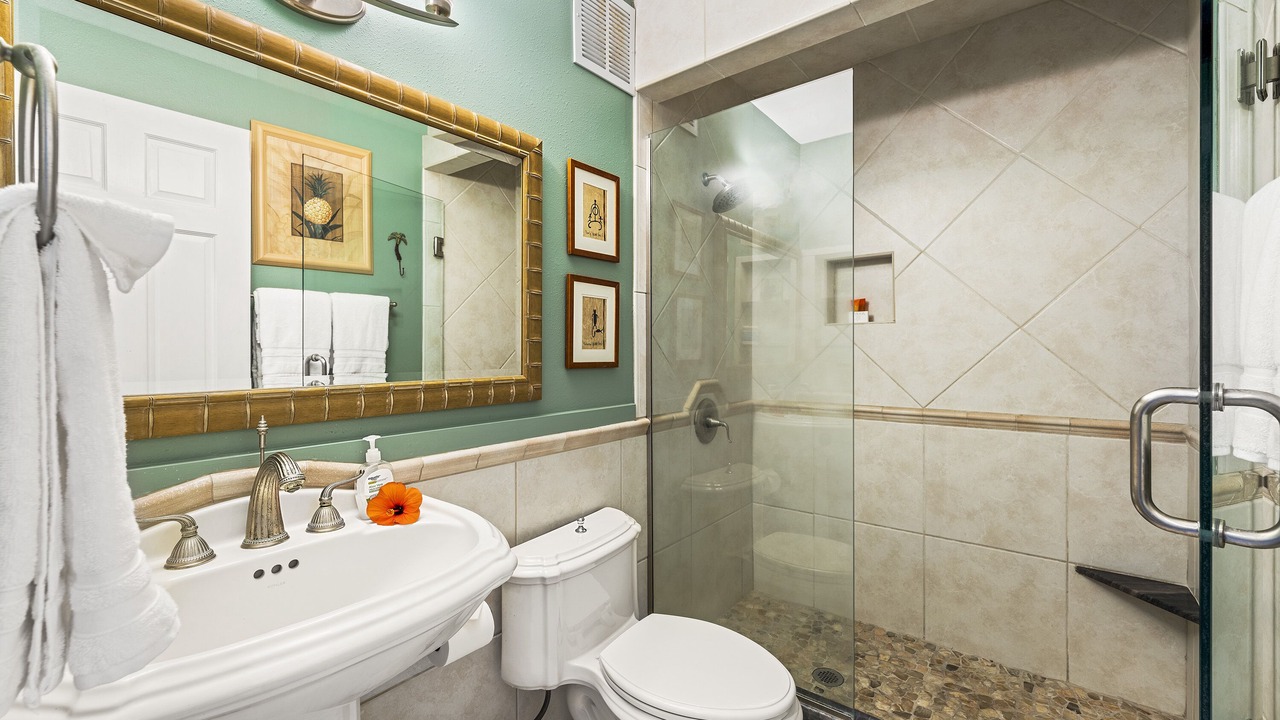 Photo of Bathroom in Kahaluu-Keauhou