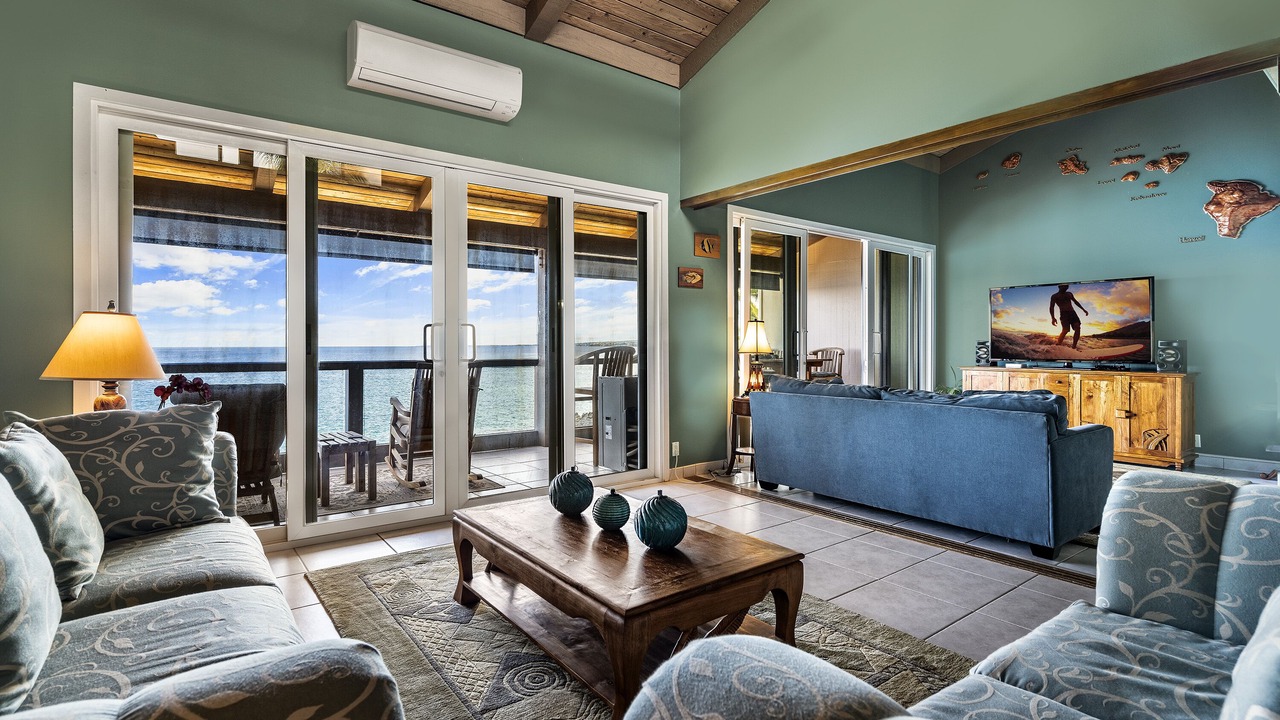 Photo of Livingroom in Kahaluu-Keauhou